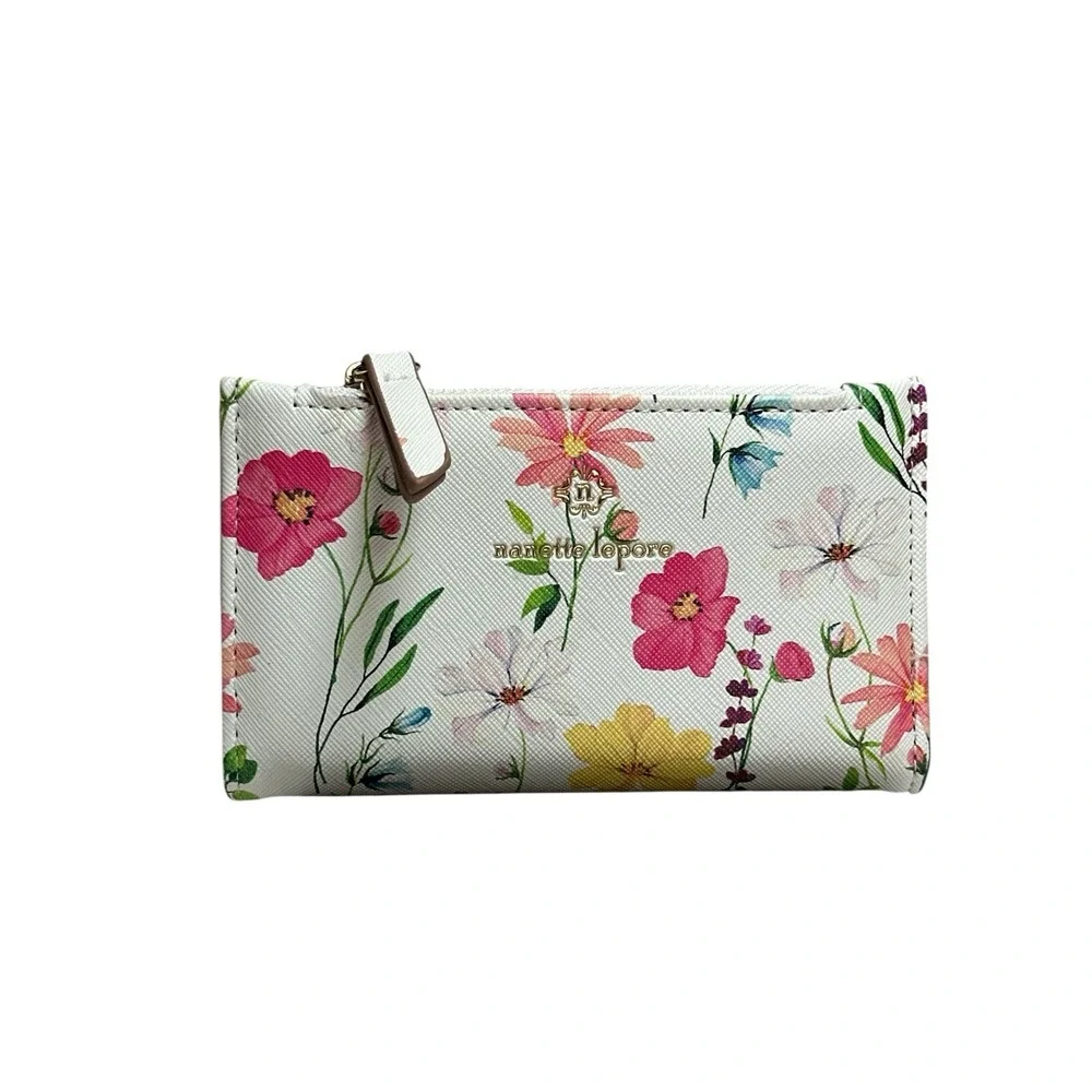 Nanette Lepore Women's Small White Floral Bifold Wallet Snap Closure Zip Pocket‎